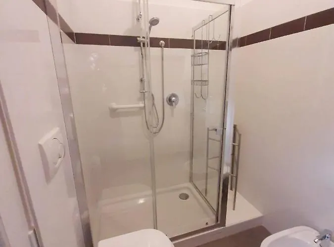 Cornelia Idi Gemelli, Chicca Metro Apartment Rom